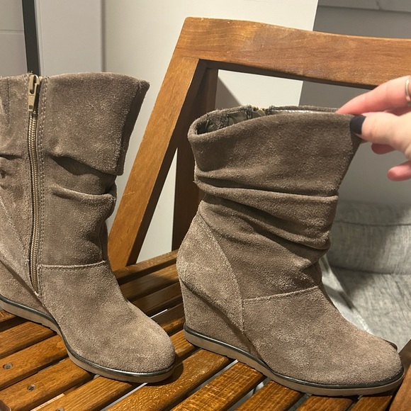 G.H. bass & co leather and suede wedge heeled bootie - Picture 9 of 9